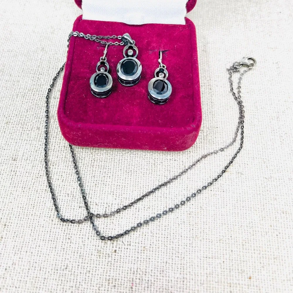 Sterling SilverDark Red Garnet Necklace and Earring Set
